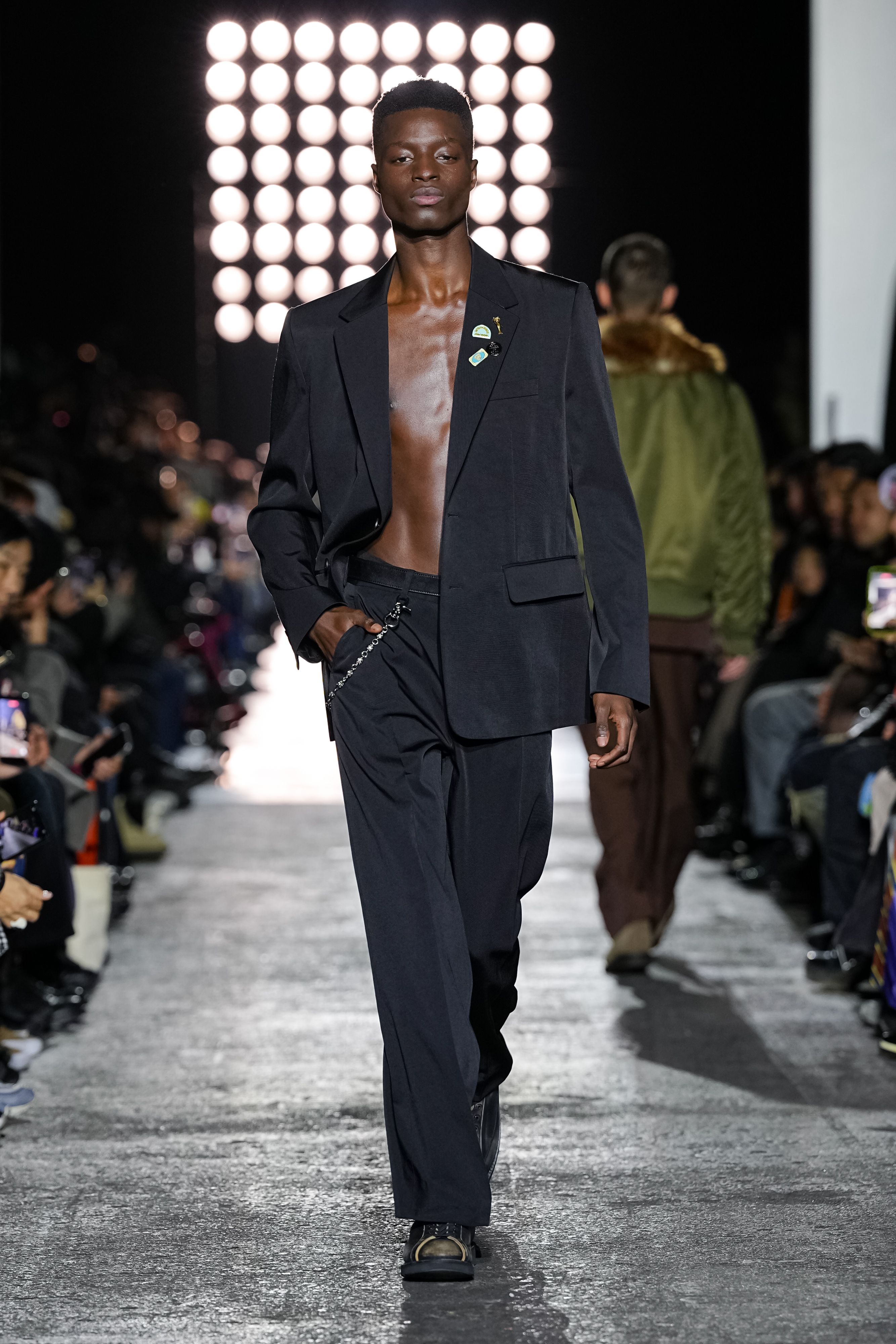 KAMIYA FW26: เอาชื่อตัวเองมาแปะ เพื่อให้หนีไม่ได้ 1