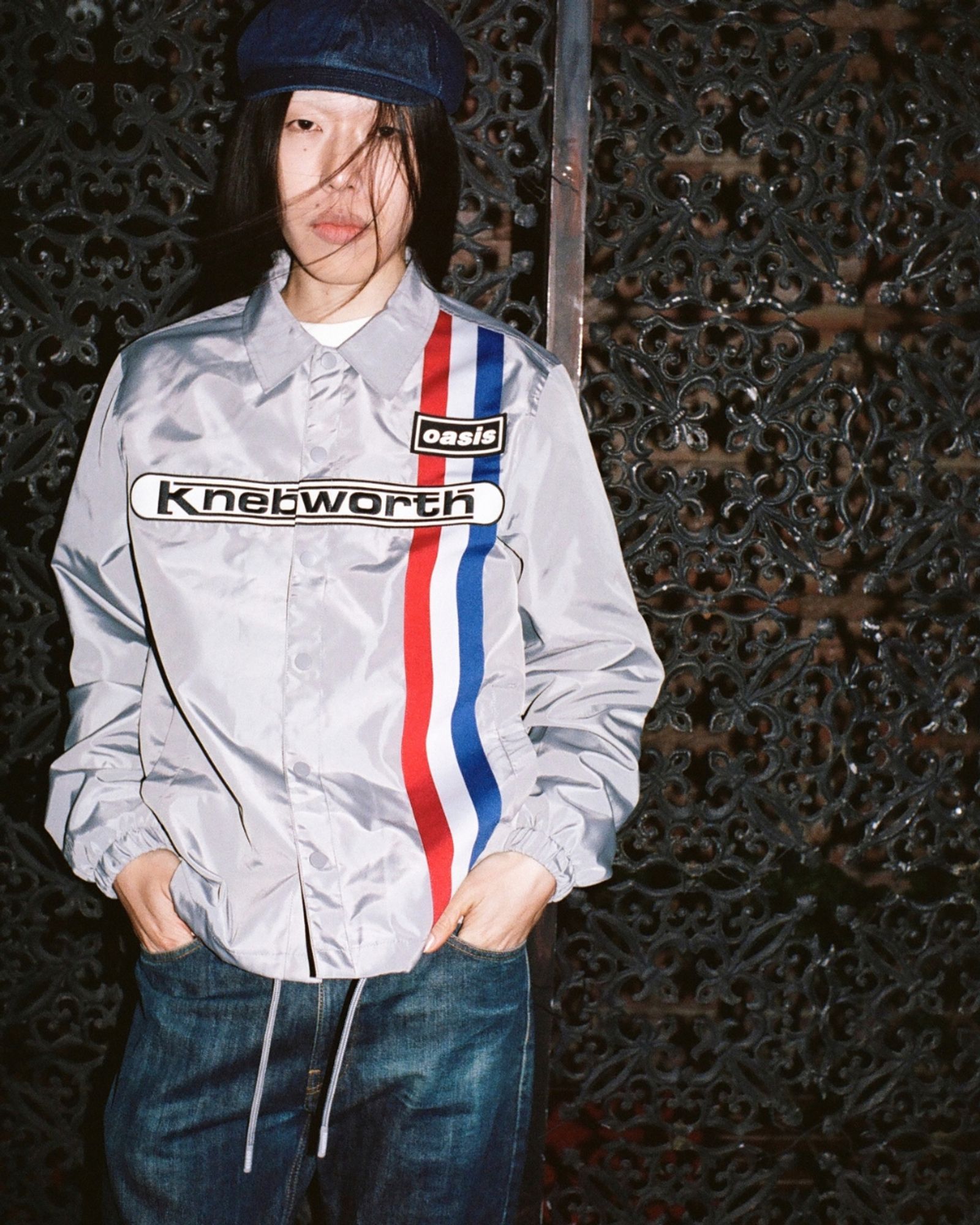 PLEASURES x OASIS SS26: เมื่อ Knebworth กลับมาอยู่ในเสื้อผ้า