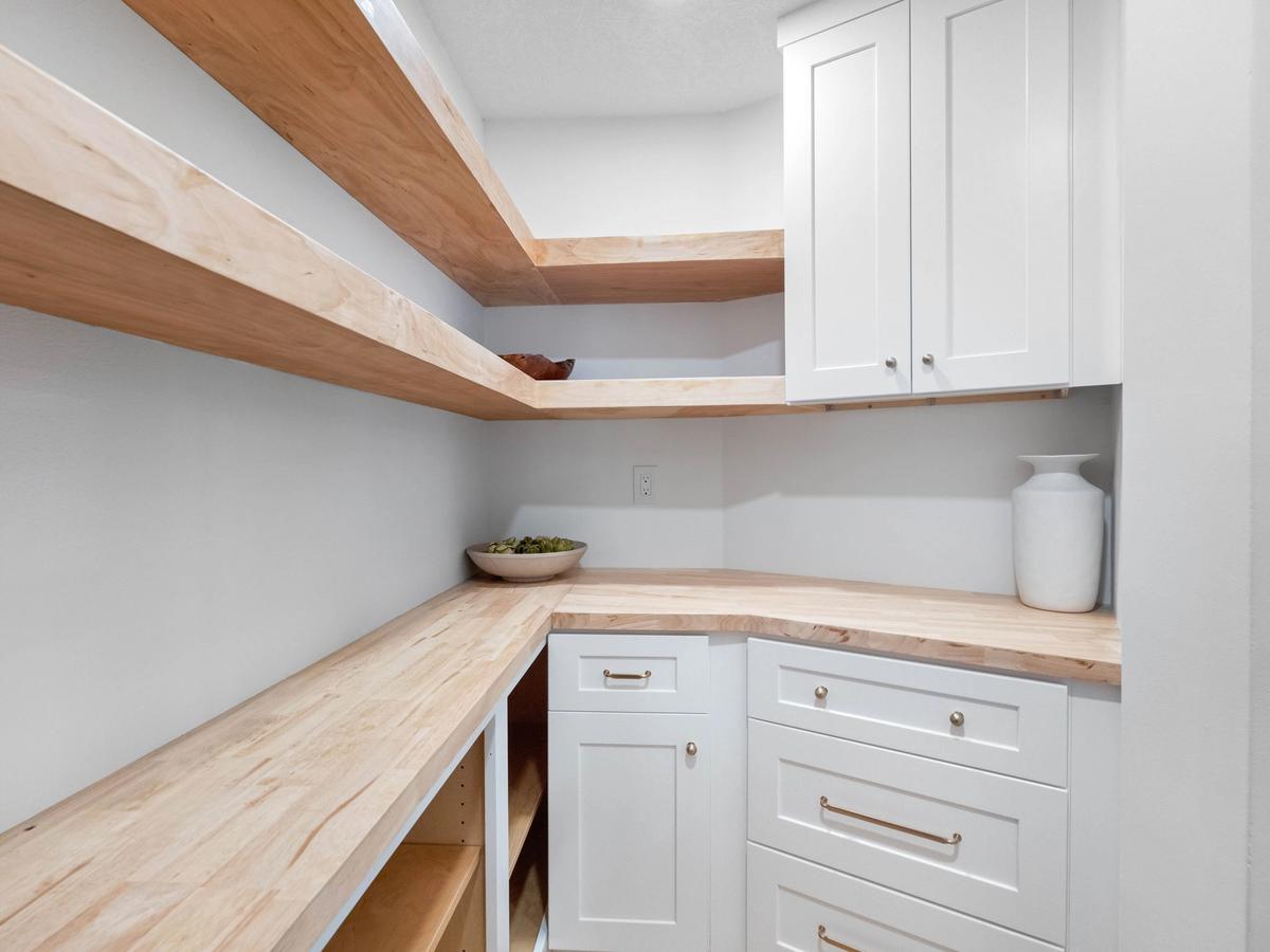 Walk-in pantry