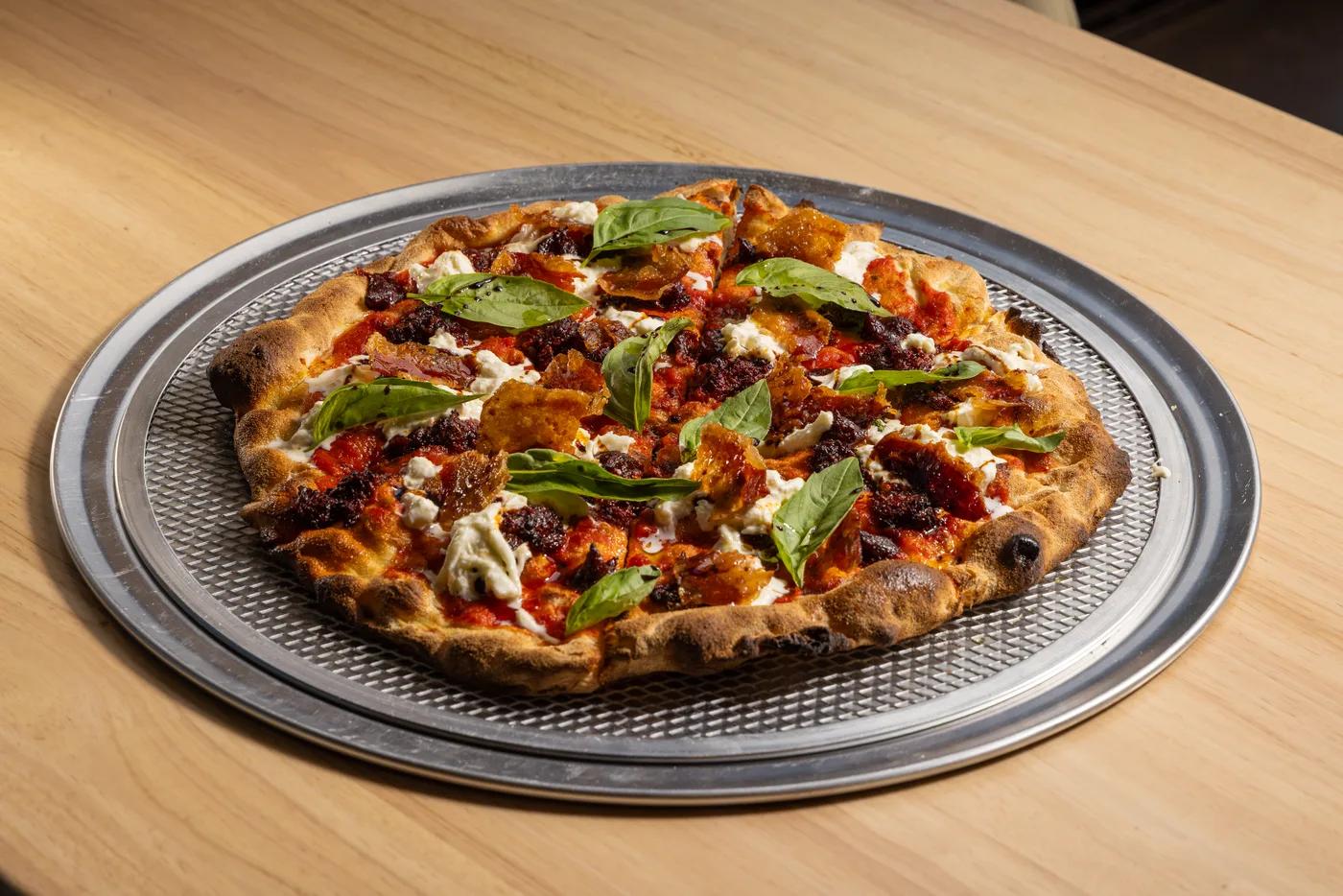 Sun-dried tomato and ricotta pizza