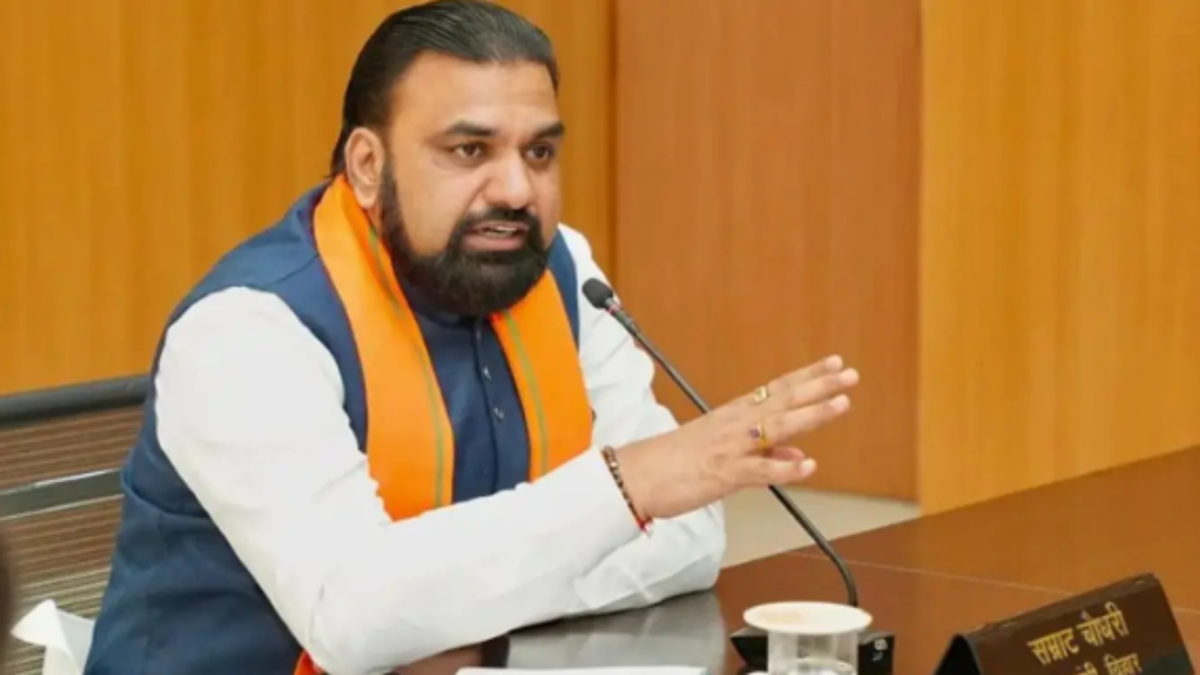 मुख्यमंत्री सम्राट चौधरी बिहार में महिला विश्वविद्यालय बनाने की घोषणा करते हुए