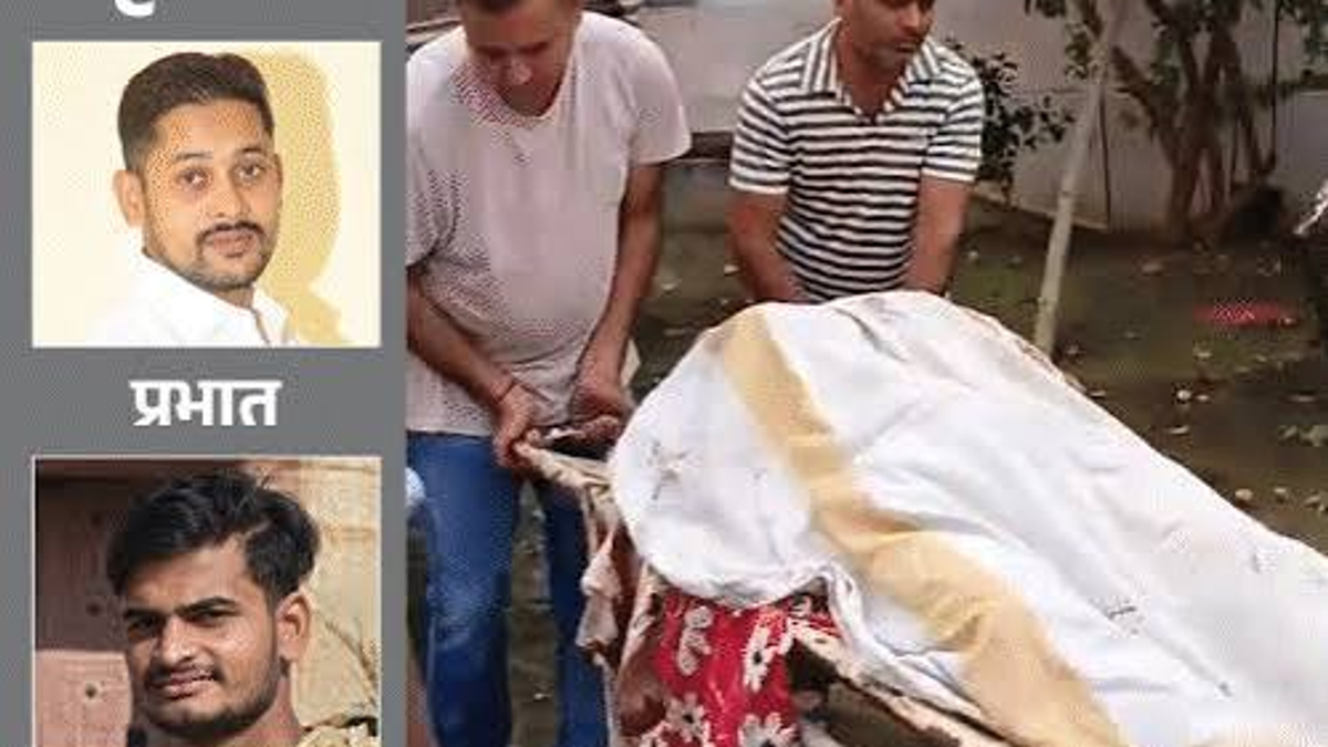 समस्तीपुर के नामापुर दरियापार में डबल मर्डर के बाद घटनास्थल पर जांच करती बिहार पुलिस और जुटी हुई भीड़।