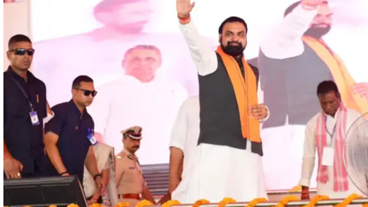 बिहार की आज की 5 बड़ी खबरों में JDU कार्यालय के बाहर प्रदर्शन, 211 नए डिग्री कॉलेजों का उद्घाटन और कैबिनेट बैठक की प्रमुख झलकियां।