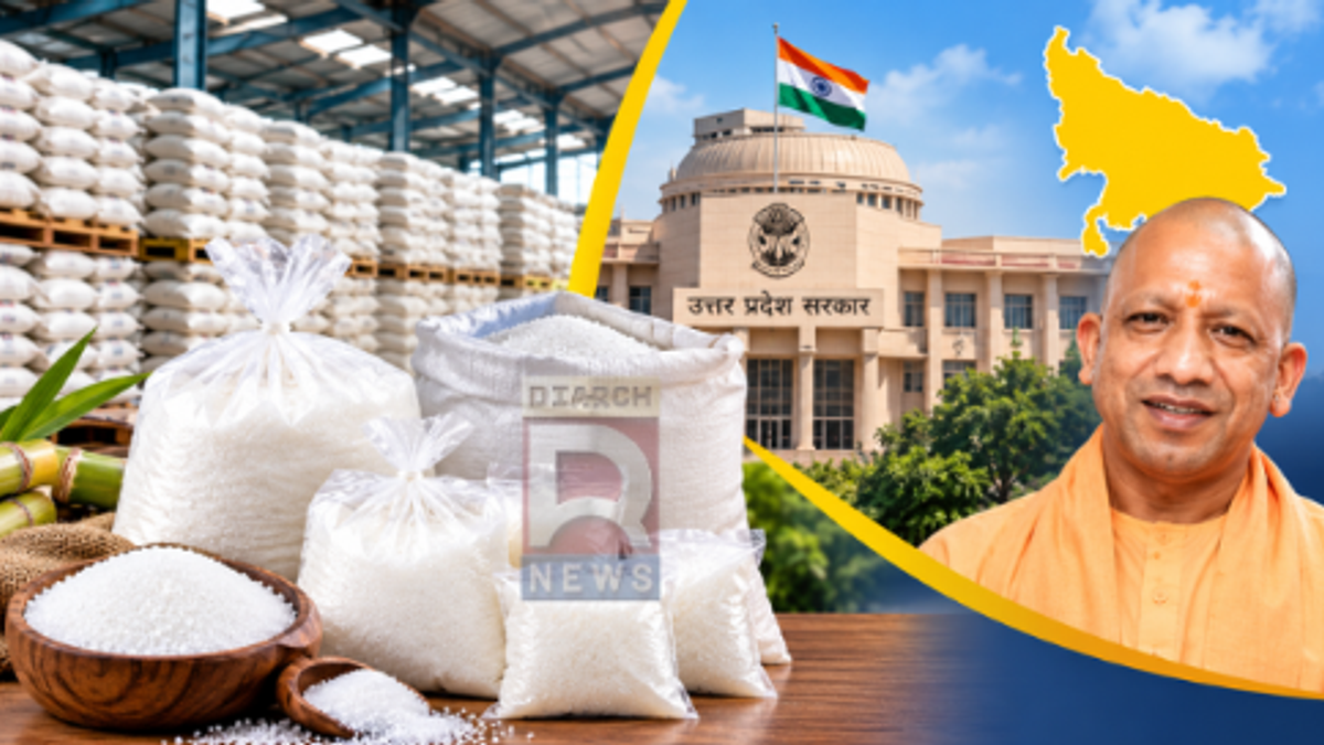 लखनऊ में सरकारी बिक्री केंद्र पर रियायती दर पर उपलब्ध चीनी के अलग-अलग पैकेट।