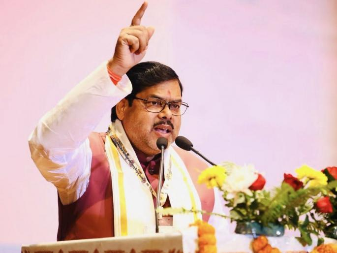 बिहार के शिक्षा मंत्री मिथिलेश तिवारी शिक्षक ट्रांसफर पोर्टल और TRE-4 भर्ती को लेकर जानकारी देते हुए।