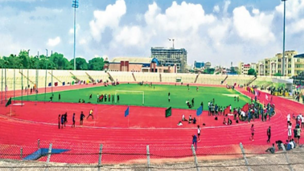 पटना में आयोजित होने वाली प्रमंडल स्तरीय विद्यालय खेल प्रतियोगिता 2026-27 में हिस्सा लेते स्कूली खिलाड़ी