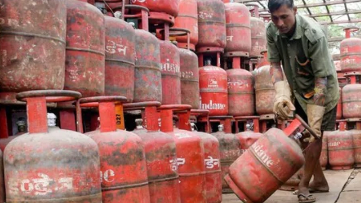 LPG e-KYC और आधार Face Authentication की प्रतीकात्मक तस्वीर