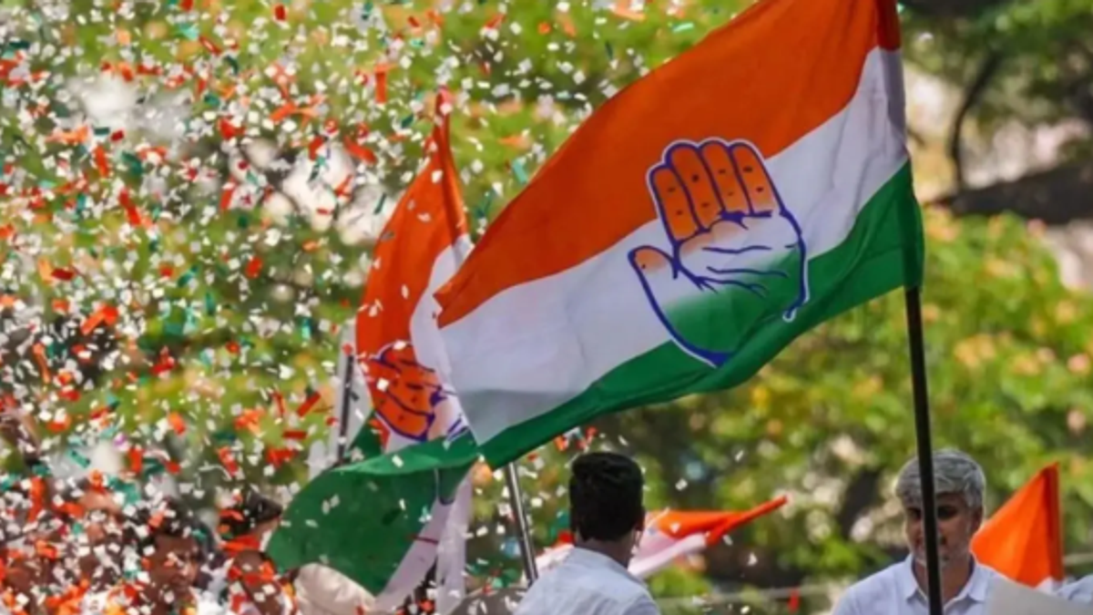 बिहार कांग्रेस के 32 नेताओं को शो कॉज नोटिस जारी किए जाने और पार्टी की कार्रवाई की खबर