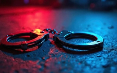 पटना के सरकारी स्कूल में छात्रा की कथित पिटाई के मामले की जांच करते शिक्षा विभाग का सांकेतिक दृश्य।