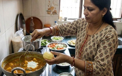 सब्जी में ज्यादा नमक और मिर्च का स्वाद बैलेंस करने के घरेलू उपाय