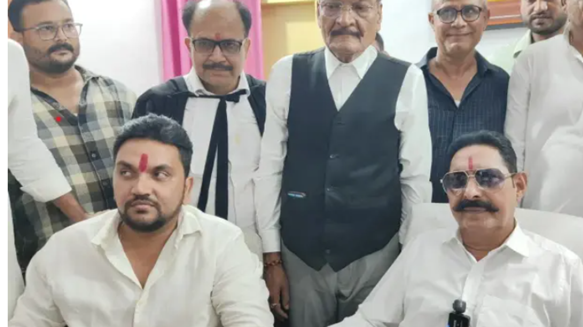गोपालगंज एमपी-एमएलए स्पेशल कोर्ट में सरेंडर के बाद अनंत सिंह और गुंजन सिंह को स्थायी जमानत मिली।