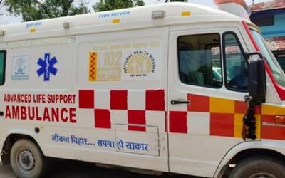 दुर्गा पूजा के दौरान आपातकालीन सेवा के लिए तैयार पटना की 102 एंबुलेंस