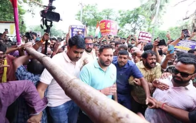 तेजस्वी यादव के लोकभवन मार्च में RJD कार्यकर्ताओं का प्रदर्शन और महागठबंधन की राजनीतिक रणनीति