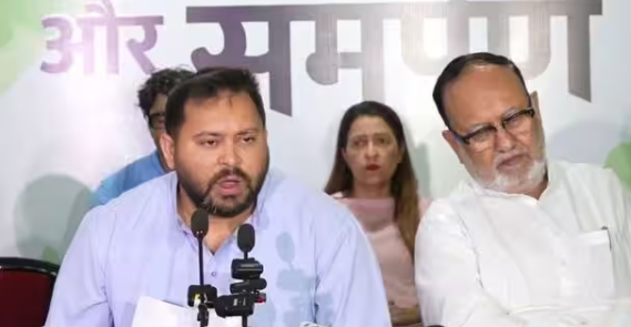 EO विमल कुमार हत्याकांड पर प्रेस कॉन्फ्रेंस करते तेजस्वी यादव