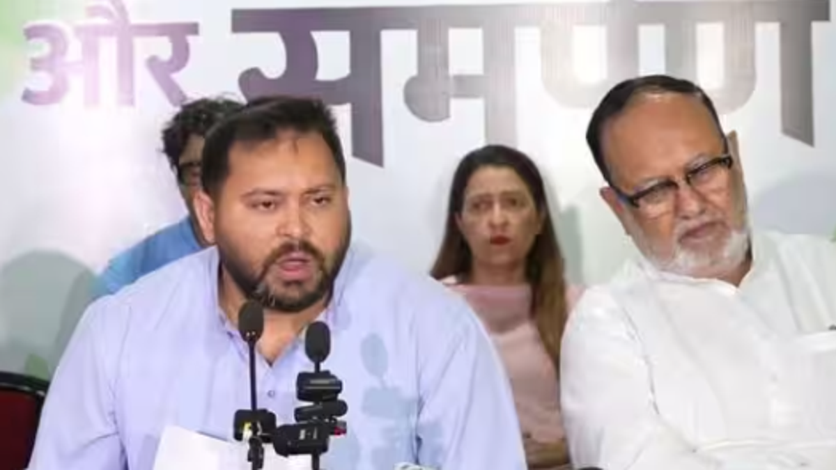 EO विमल कुमार हत्याकांड पर प्रेस कॉन्फ्रेंस करते तेजस्वी यादव