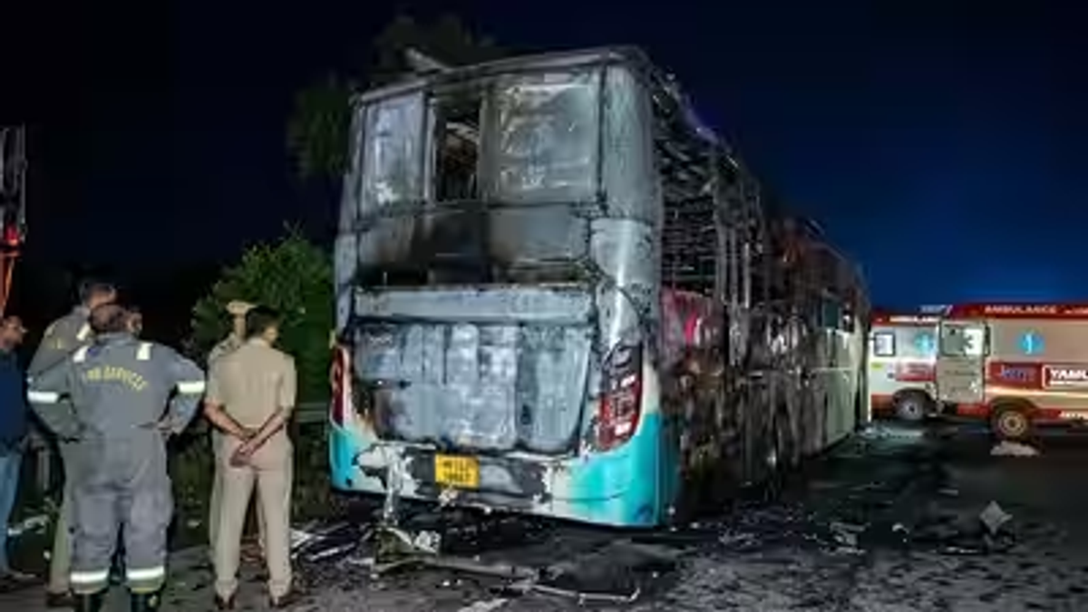 स्लीपर AC बस में आग, हादसे में 9 यात्रियों की मौत; बस के 19 चालान और ₹1.75 लाख का जुर्माना