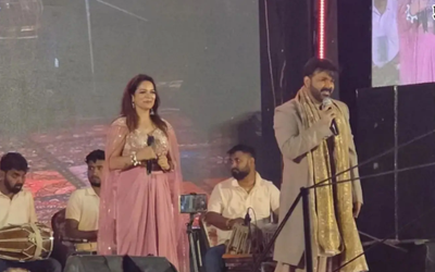 पवन सिंह ने मुंगेर दुर्गा पूजा कार्यक्रम में अक्षरा सिंह से माफी मांगते हुए मंच से दिया बयान