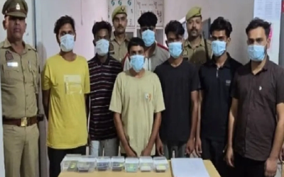 AI और ChatGPT की मदद से बनाई गई फर्जी HSRP वेबसाइट के जरिए साइबर ठगी करने वाले गिरोह को गिरफ्तार करती बिजनौर पुलिस।
