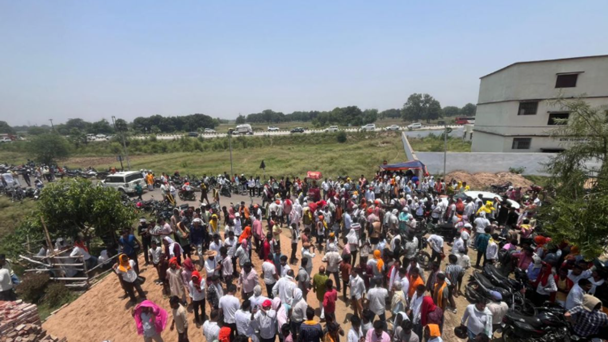 भरत भूषण तिवारी एनकाउंटर मामला: बिलौटी महापंचायत में उमड़ा जनसैलाब, न्यायिक जांच की मांग तेज
