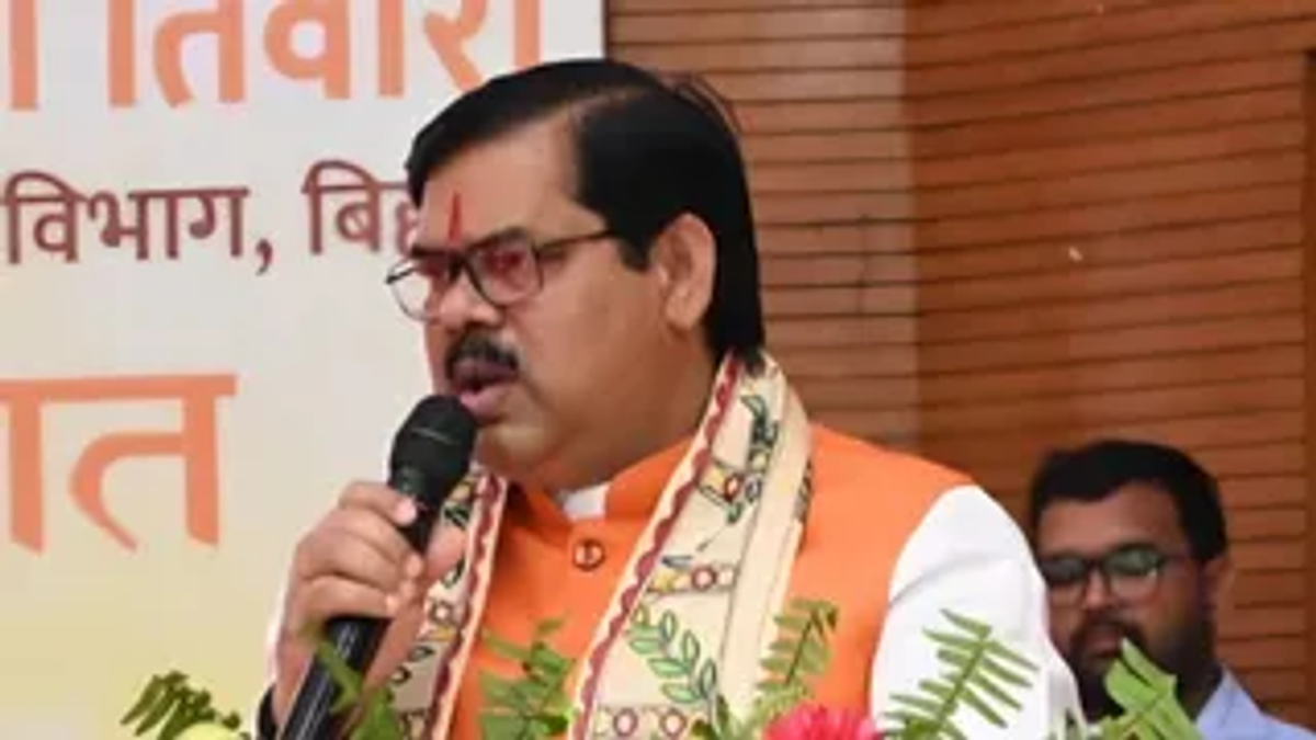 बिहार के शिक्षा मंत्री मिथिलेश तिवारी राज्यस्तरीय कार्यशाला में शिक्षा व्यवस्था, Skill Education और गुरुकुलम योजना पर संबोधित करते हुए