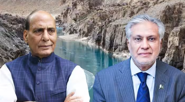 दुशांबे में SCO बैठक के संदर्भ में भारत के रक्षा मंत्री राजनाथ सिंह और पाकिस्तान के विदेश मंत्री इशाक डार, सिंधु जल संधि विवाद के बीच।