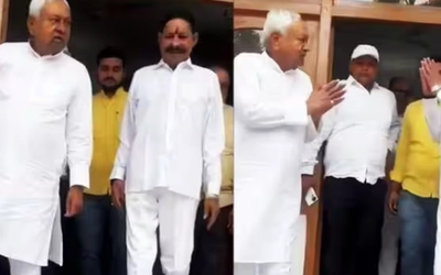 नीतीश कुमार से मुलाकात करते मोकामा विधायक अनंत सिंह