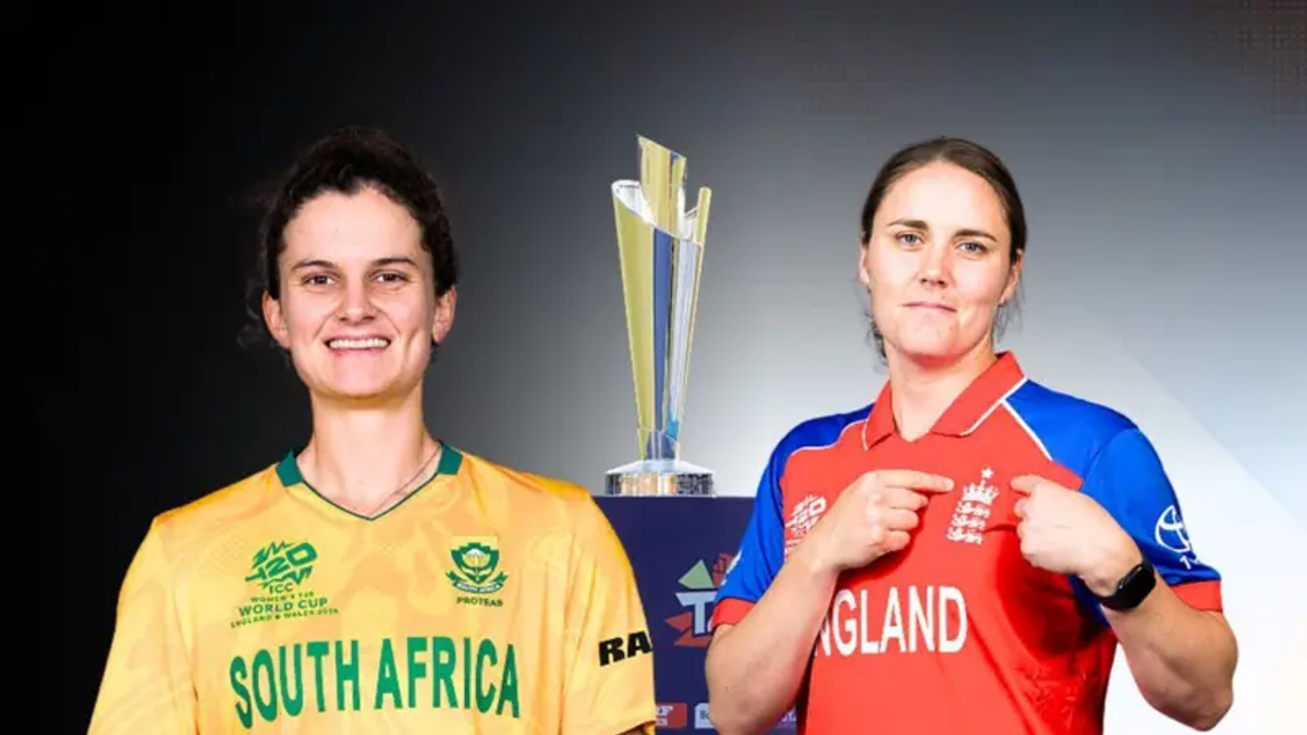 ICC Women's T20 World Cup 2026 के दूसरे सेमीफाइनल में दक्षिण अफ्रीका के खिलाफ जीत के बाद जश्न मनाती इंग्लैंड महिला क्रिकेट टीम, जबकि खिलाड़ी मैदान पर एक-दूसरे को बधाई देते हुए।