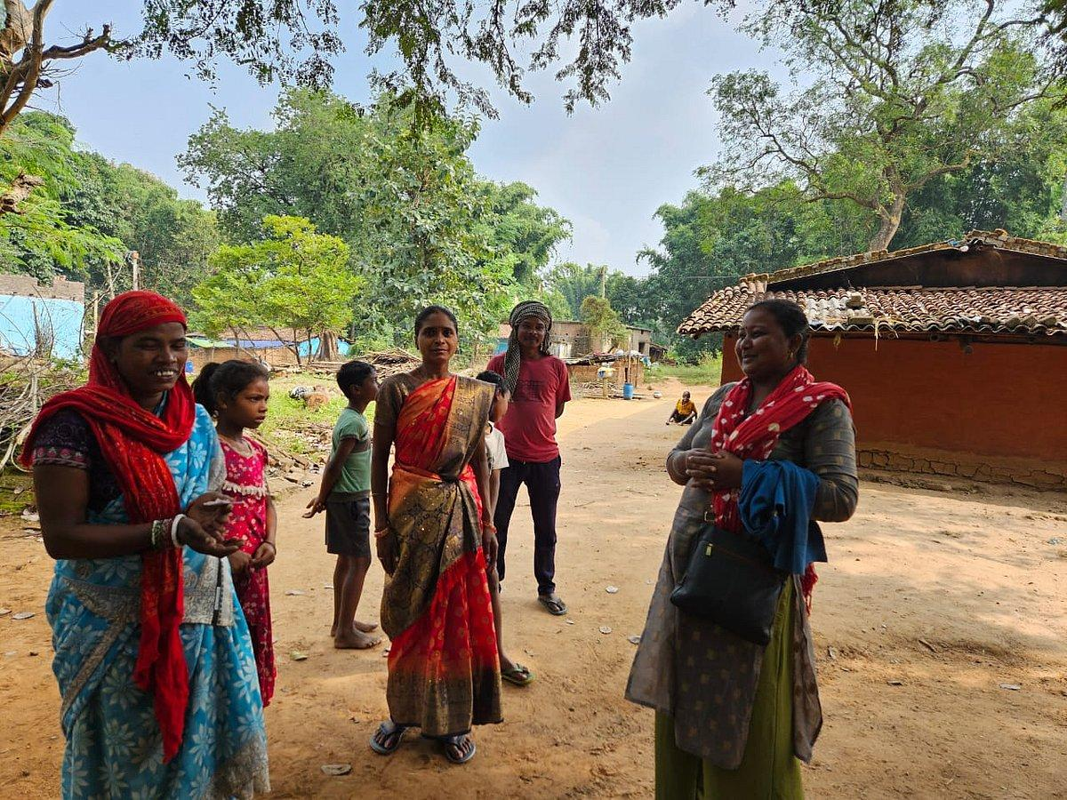 झारखंड हाईकोर्ट में भुइहर समुदाय की जनहित याचिका और अनुसूचित जनजाति (ST) से जुड़े दस्तावेजों का सांकेतिक दृश्य।