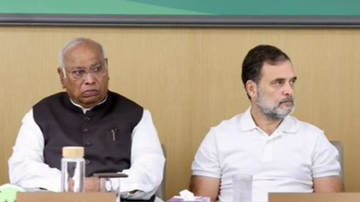 CWC बैठक में SIR विवाद पर कांग्रेस अध्यक्ष मल्लिकार्जुन खड़गे