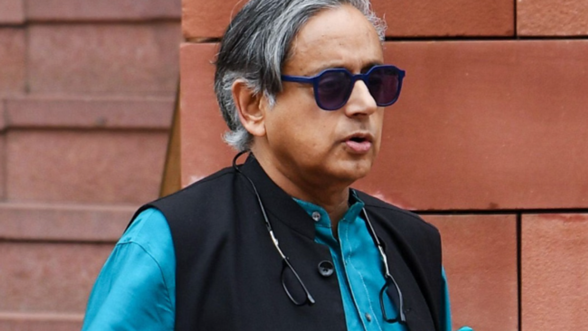 नेपाल बाढ़ त्रासदी पर शशि थरूर का बयान