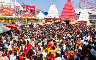 श्रावणी मेला 2026 के दौरान देवघर बैद्यनाथधाम में सुरक्षा व्यवस्था और निगरानी का सांकेतिक दृश्य।