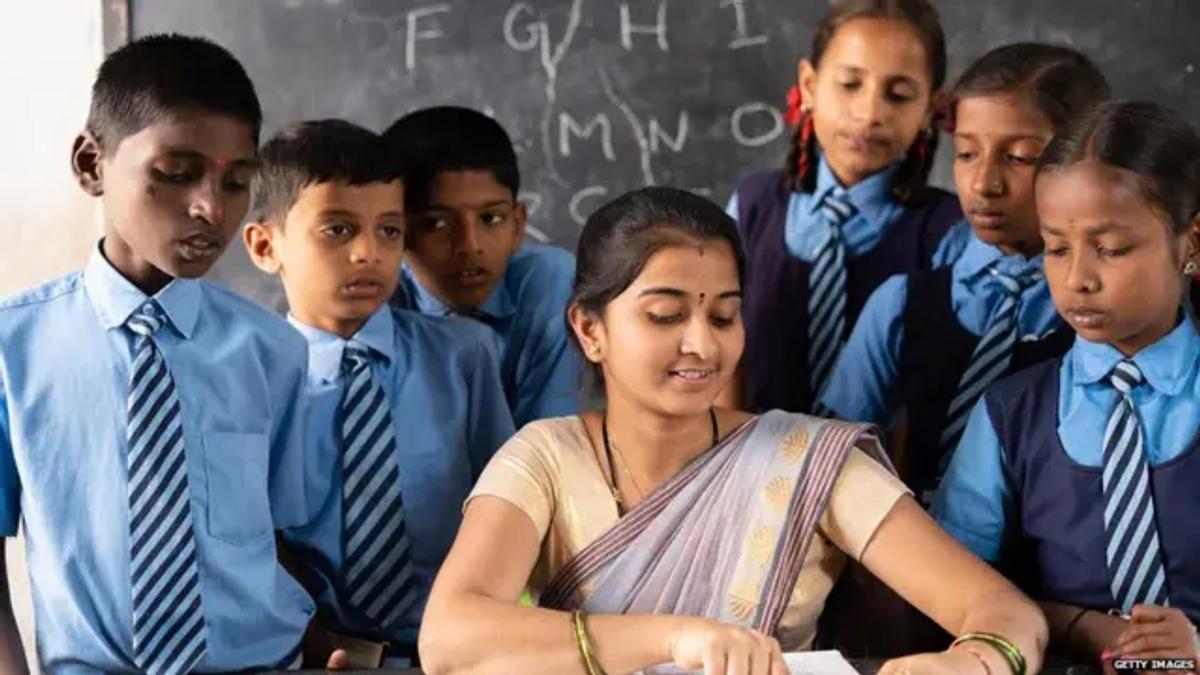 बिहार मे शिक्षकों पर सख्ती: अब क्लास लेने से पहले करना होगा ये काम,अनुशासन अगर तोड़ा तो एक्शन तय