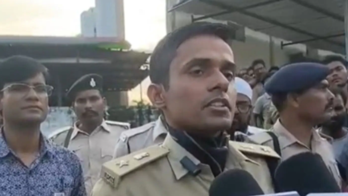 गोपालगंज एसपी विनय तिवारी, रिश्वत मामले में SHO समेत चार पुलिसकर्मियों की गिरफ्तारी