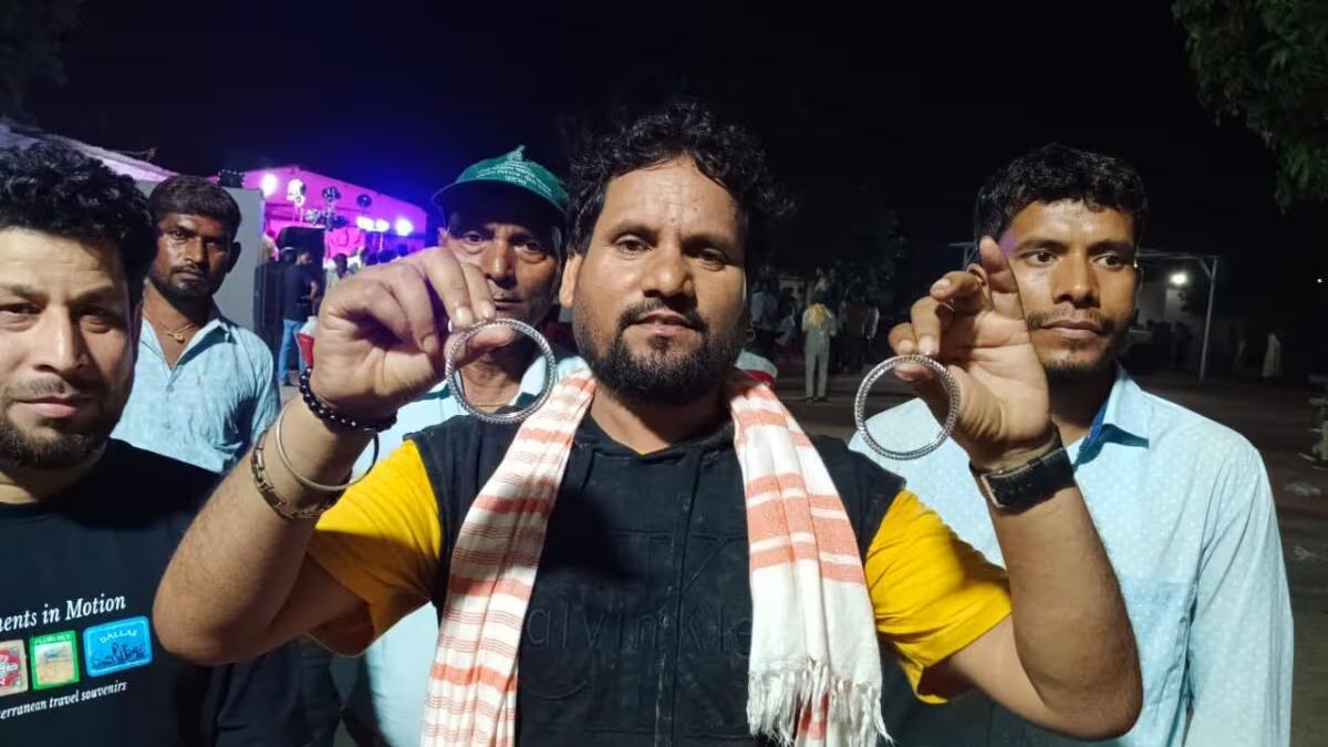 एक कंगन पर बिहार में शुरू हुई सियासत, RJD-JDU में जुबानी जंग
