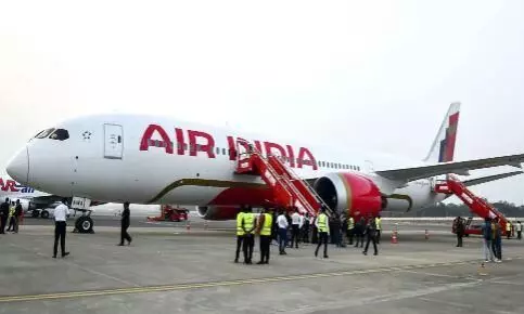 Air India AI2379 फ्लाइट में टर्बुलेंस के बाद घायल यात्रियों की आपबीती, फुकेट-दिल्ली उड़ान में मचा हड़कंप