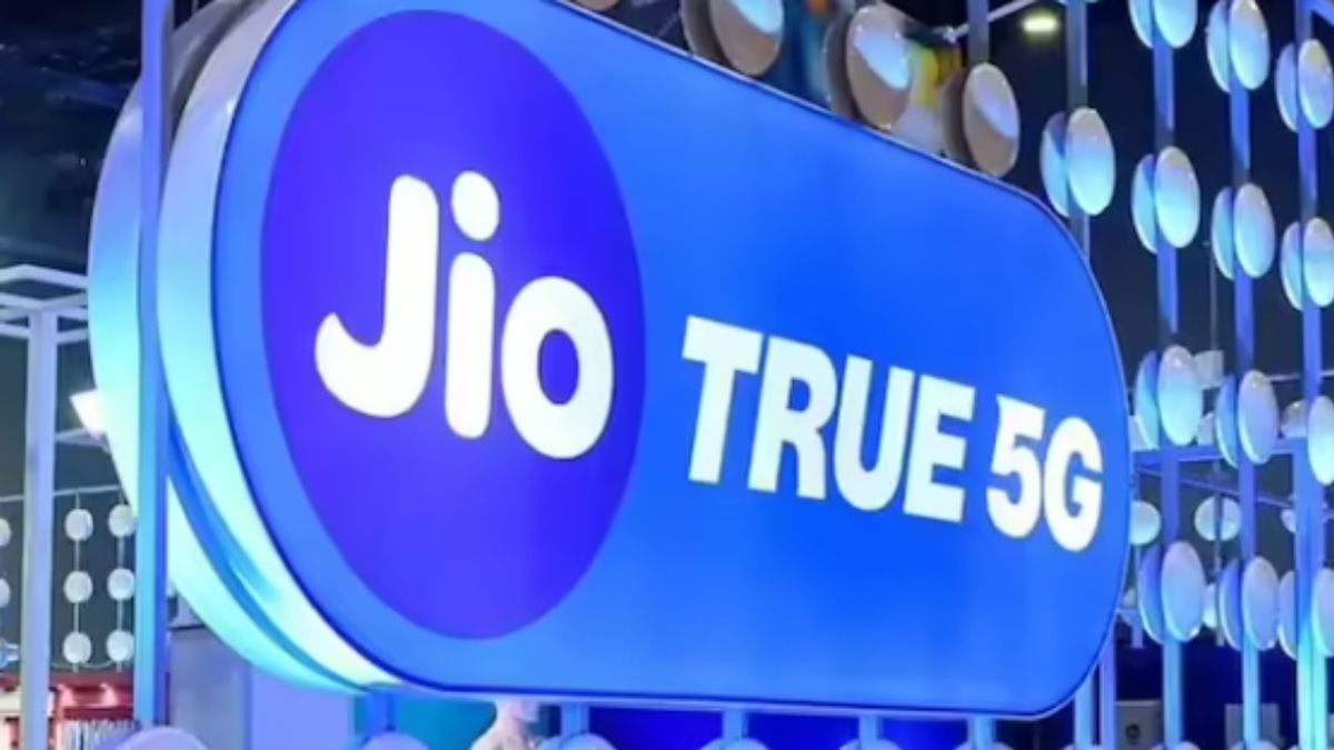 Reliance Jio के ₹319 और ₹339 वाले प्रीपेड रिचार्ज प्लान में 1.5GB डेली डेटा और Google AI Pro सब्सक्रिप्शन की जानकारी।