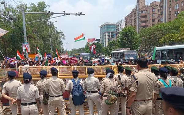 पटना में छात्रों का प्रदर्शन, दारोगा मेन्स परीक्षा की निष्पक्ष जांच की मांग