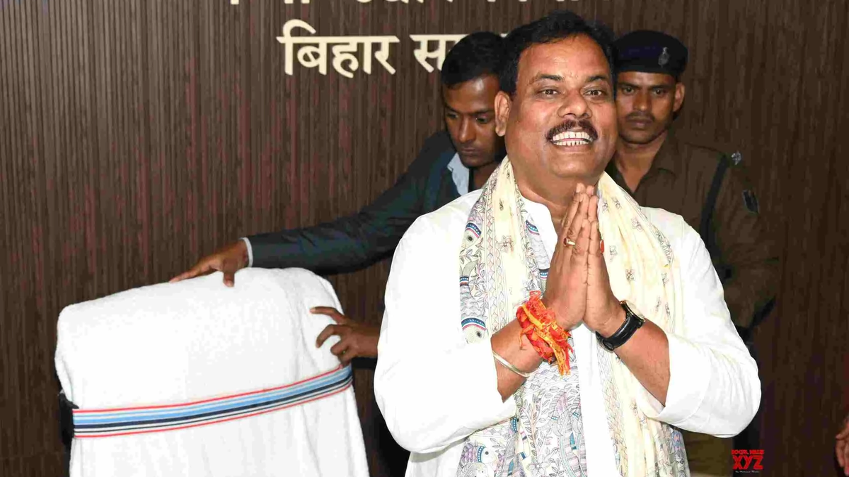 बिहार में सकरी और रैयाम चीनी मिलों के शिलान्यास कार्यक्रम को लेकर जानकारी देते गन्ना उद्योग मंत्री।