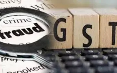 GST@10 को दर्शाती प्रतीकात्मक तस्वीर, जिसमें AI, टैक्स सिस्टम, डिजिटल टैक्सेशन और MSME कारोबारियों से जुड़े ग्राफिक्स दिखाए गए हैं।