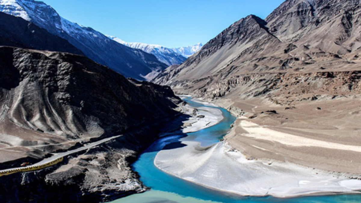 सिंधु जल समझौते पर पाकिस्तान के मंत्री अहसान इकबाल का बयान