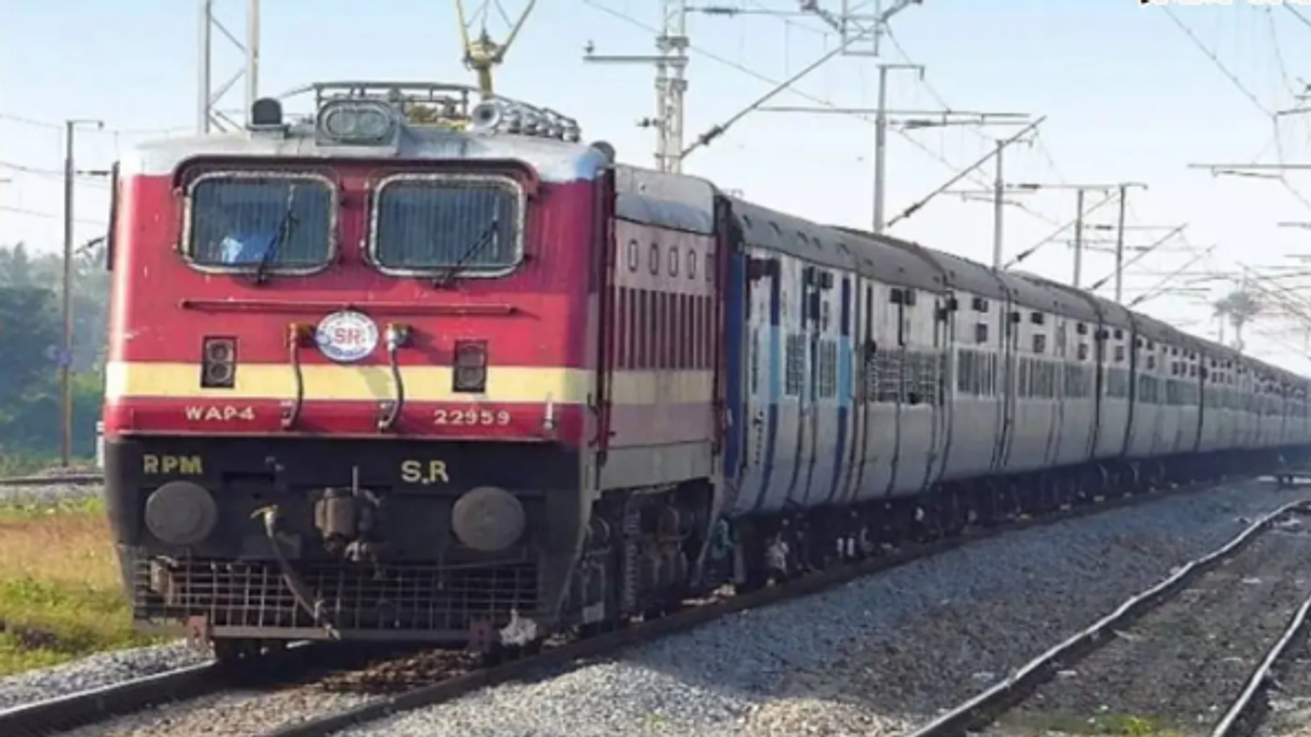 Bihar में 383 ट्रेनों के रूट डायवर्ट, पटना और मोकामा स्टेशन पर स्टॉपेज प्रभावित