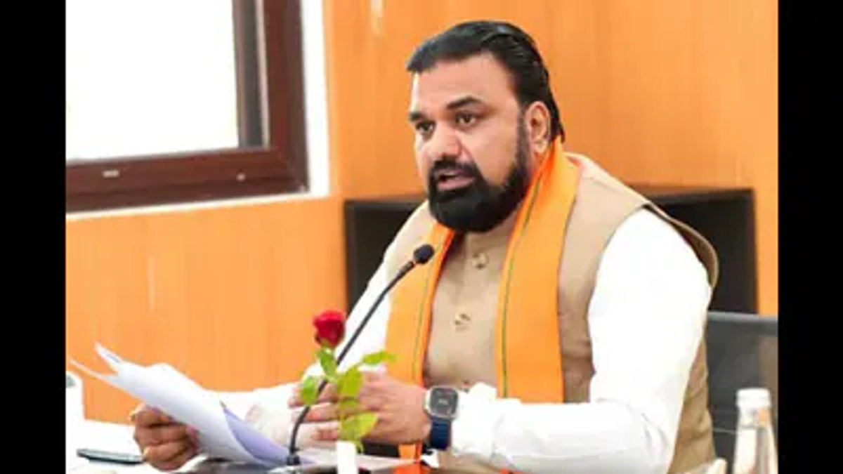 बिहार कैबिनेट बैठक में मुख्यमंत्री सम्राट चौधरी, 24 प्रस्तावों को मंजूरी