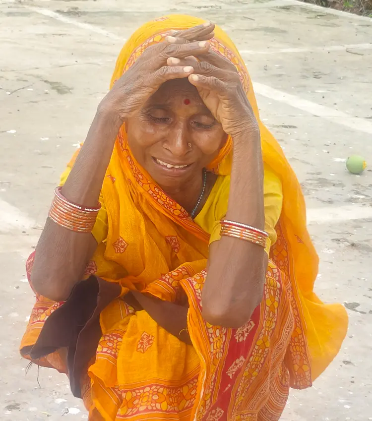 दुमका के सरैयाहाट में घरेलू विवाद के दौरान पिता द्वारा बेटी की हत्या और बीच-बचाव करने आए बुजुर्ग की मौत से जुड़ी सांकेतिक तस्वीर।