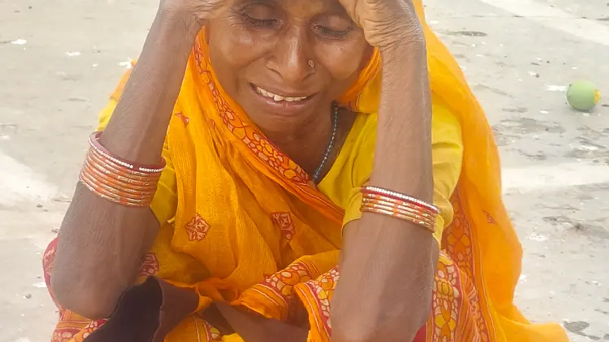 दुमका के सरैयाहाट में घरेलू विवाद के दौरान पिता द्वारा बेटी की हत्या और बीच-बचाव करने आए बुजुर्ग की मौत से जुड़ी सांकेतिक तस्वीर।
