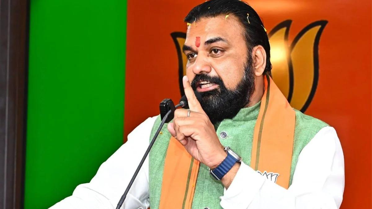 सम्राट चौधरी अपने आवास से पैदल अपने ऑफिस गए