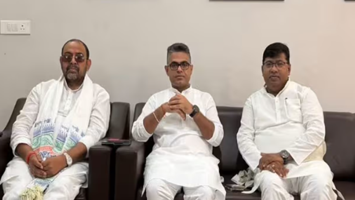 बिहार MLC चुनाव 2026 में आनंद पुष्कर के खिलाफ रामपुकार सिन्हा को रालोमो विधायकों का समर्थन