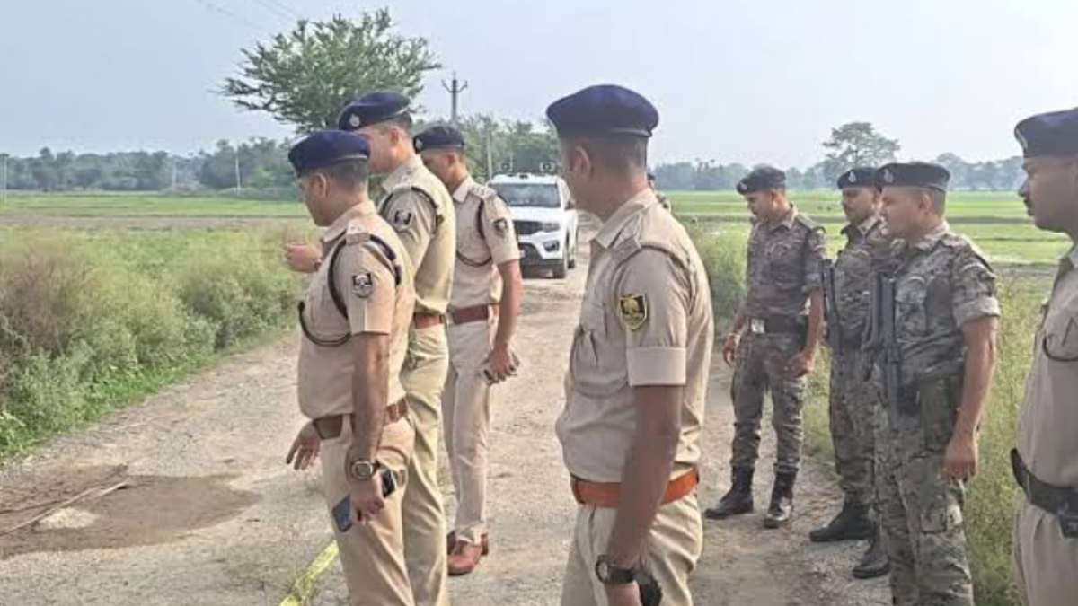 खगड़िया के बेलदौर में पुलिस मुठभेड़ के बाद घटनास्थल पर जांच करती पुलिस टीम की सांकेतिक तस्वीर।