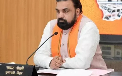 बिहार में संविदा कर्मियों के लंबित मानदेय, कर्मचारियों के वेतन-पेंशन और एरियर भुगतान से जुड़ी प्रतीकात्मक तस्वीर