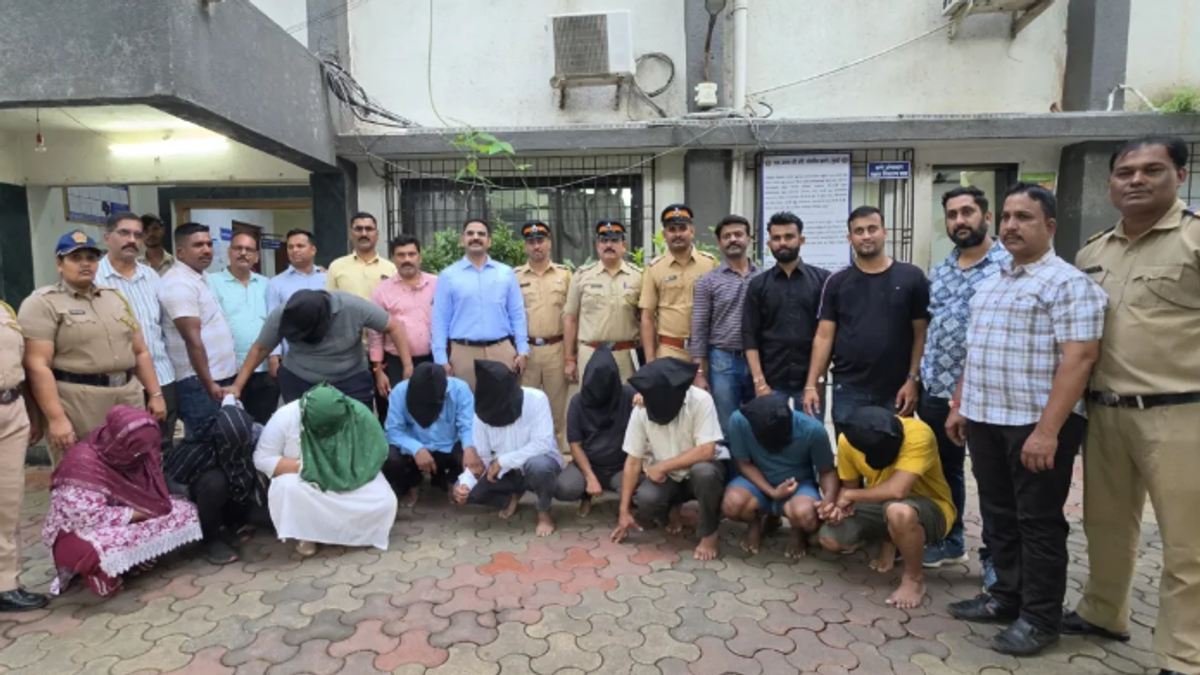 मुंबई में स्पेशल 26 की तर्ज पर फर्जी इनकम टैक्स रेड और एक करोड़ की रिश्वत मांगने का मामला