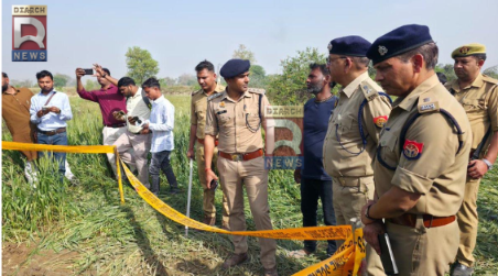 मुजफ्फरनगर में खेत के पास रोहन राठी की मौत के बाद जांच करती पुलिस